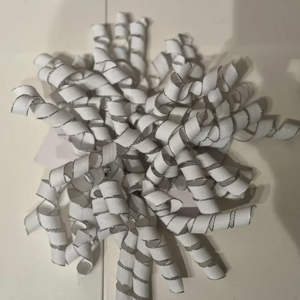 Martha Stewart Premium Curly Bows (4) – White and Silver